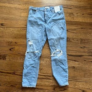 Abercrombie | The Skinny high rise. Size 14L. Distressed.